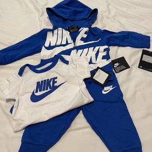 COPY - NWT Nike blue 3 piece set